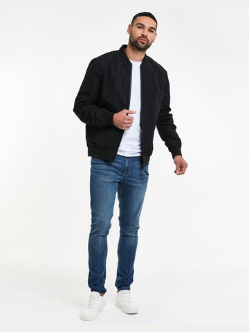 Veste mi-saison 'Riot' Threadbare en noir