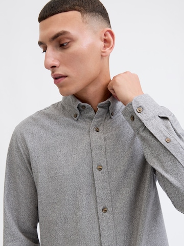 Coupe regular Chemise 'JPRBLUBARKLEY ' Jack & Jones Premium en gris