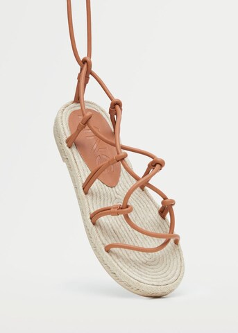 MANGO Sandalen met riem 'Nudito' in Bruin