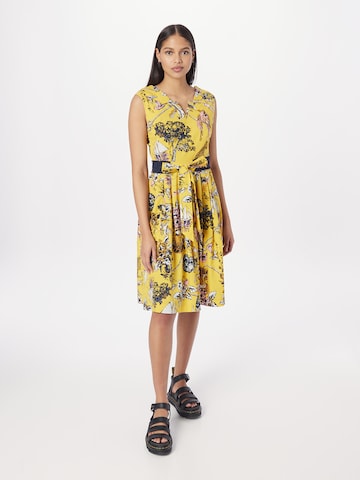 Blutsgeschwister Shirt Dress 'Souvenir Avec Plaisir' in Yellow: front