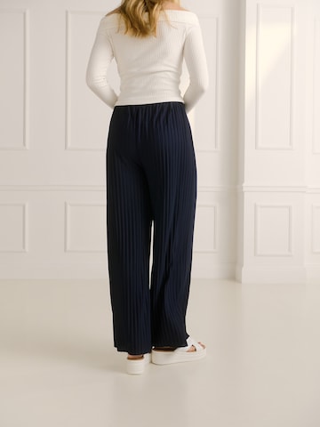 Guido Maria Kretschmer Women Wide leg Pants 'Saphia' in Blue