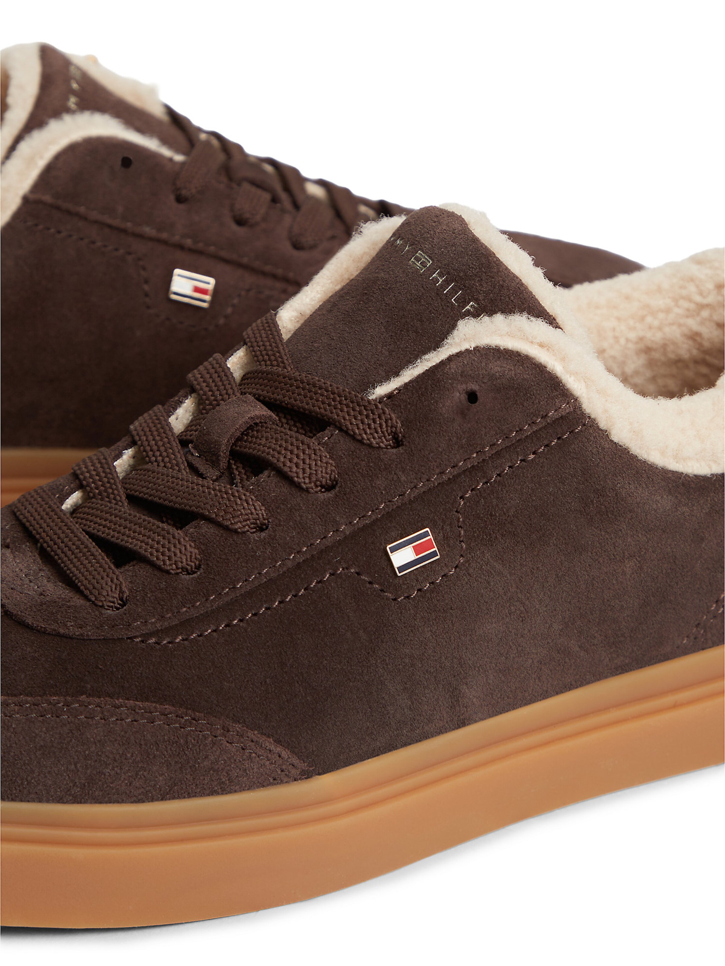 TOMMY HILFIGER Sneaker in Braun