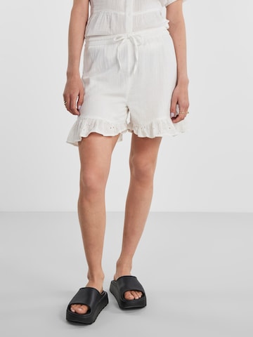 PIECES Loose fit Pants 'KIARA' in White: front