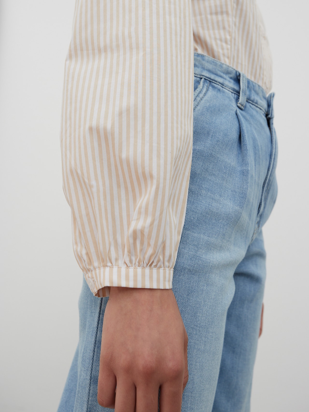 EDITED Produkte Bluse 'Fariza' dunkelbeige