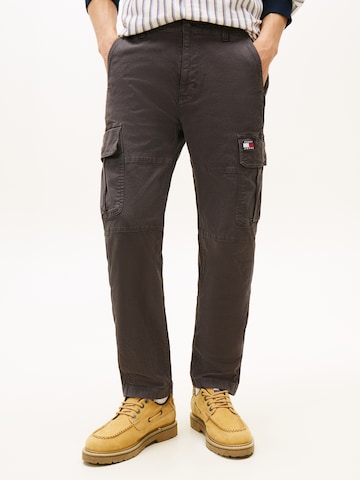 Tommy Jeans Дънки Tapered Leg Карго панталон 'SONNY' в сиво: отпред