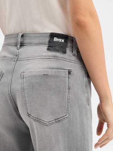 BRAX Regular Jeans 'Magic Maine' in Grau