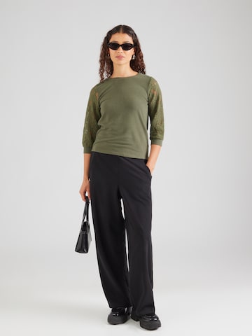 ABOUT YOU Shirt 'Emmy' in Groen