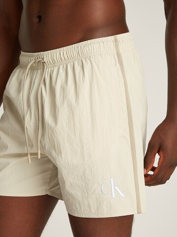 Calvin Klein Swimwear Rövid fürdőnadrágok - szürke