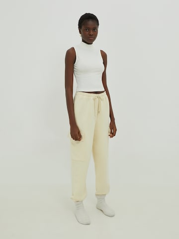 EDITED Tapered Trousers 'Reese' in Beige