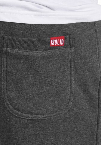 !Solid Regular Sweatshorts in Grau