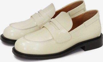 Kazar Studio Classic Flats in Beige: front