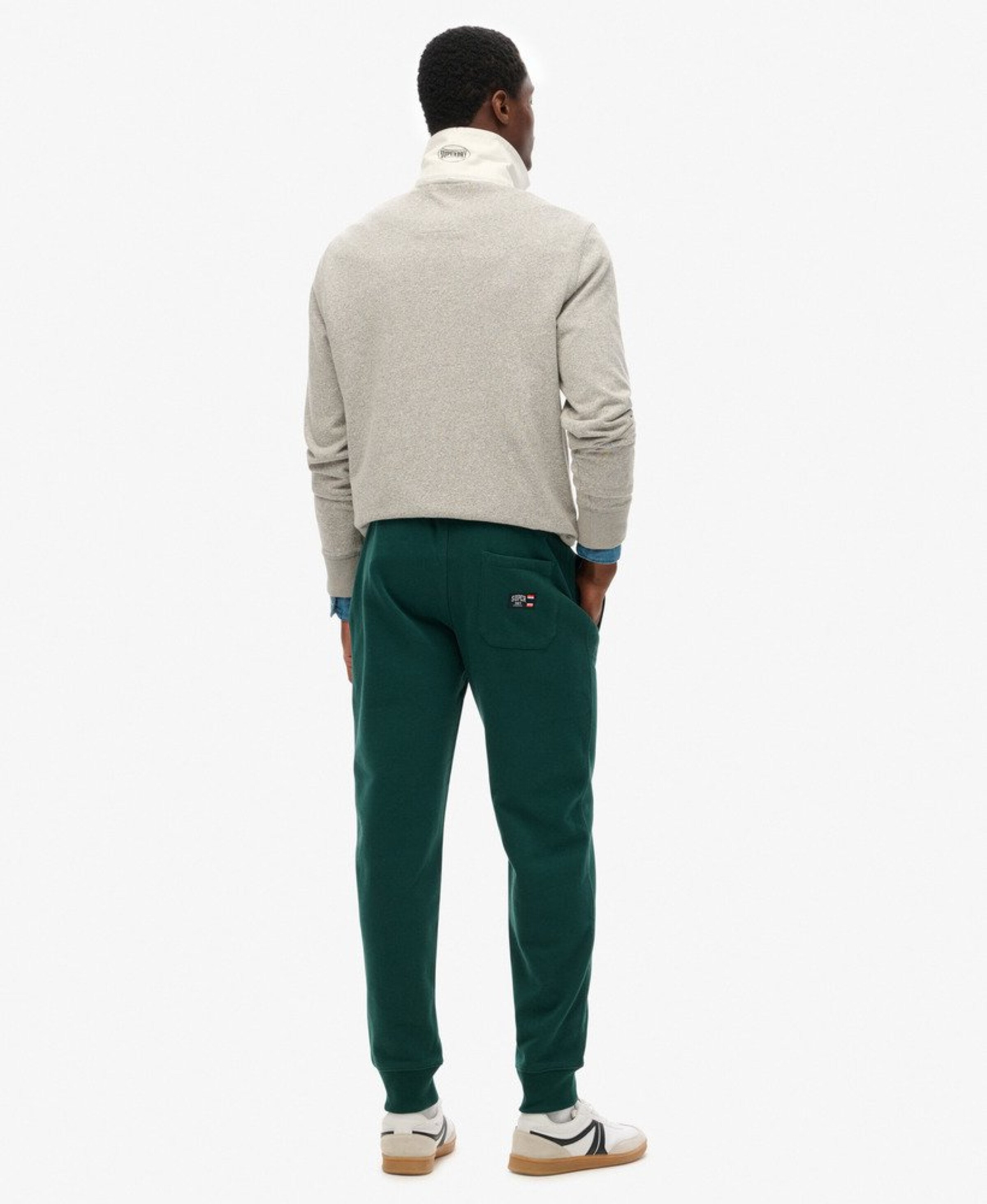 Superdry Tapered Broek 'Essential' in Groen