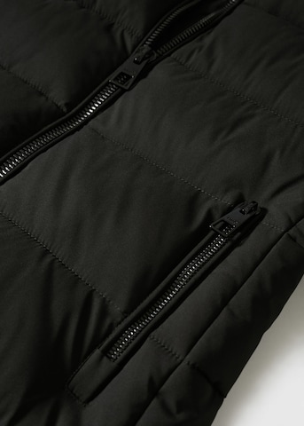 MANGO Zimní kabát 'BEGO' – černá