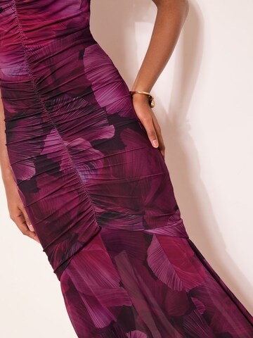 Lipsy Вечерна рокля в розово