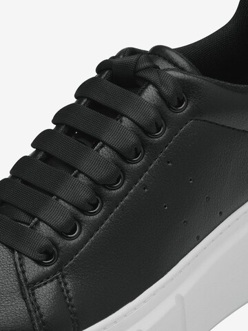 TAMARIS Sneakers in Black