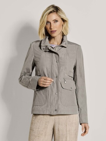 MADELEINE Tussenjas in Bruin: voorkant