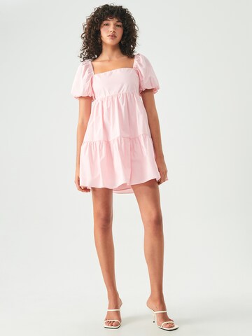 Robe d’été 'BRODI' St MRLO en rose