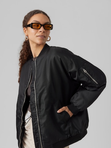 VERO MODA Jacke 'AMBER' in Schwarz