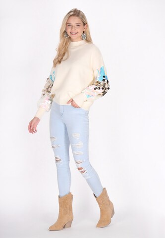 Pullover di IZIA in bianco