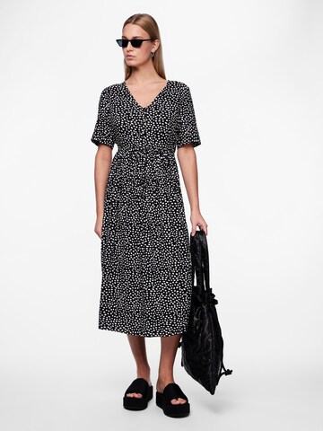 Abito 'PCTala' di PIECES in nero