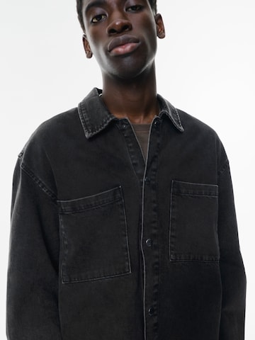 Veste mi-saison Pull&Bear en noir