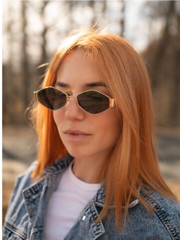 VEYREY Sunglasses in Gold