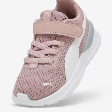 Sneaker 'Anzarun Lite' di PUMA in rosa