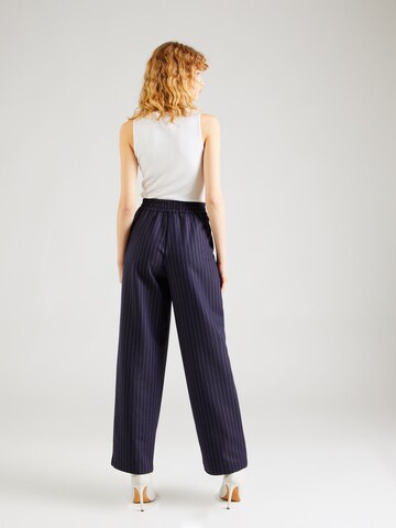 Y.A.S Wide leg Pleat-front trousers 'PINLOU' in Blue