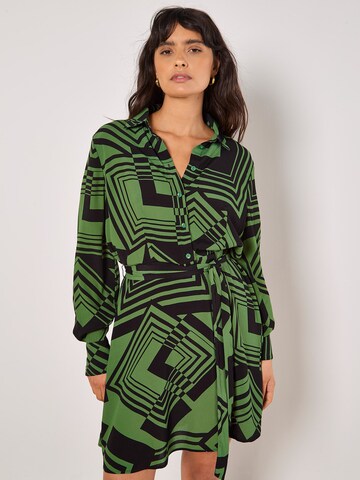 Robe ' ' Apricot en vert : devant