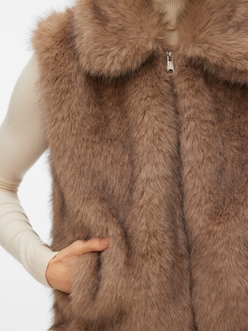 VERO MODA Kamizelka 'VMGLORIA' w kolorze brązowy