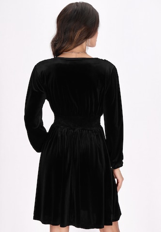 faina - Vestido em preto