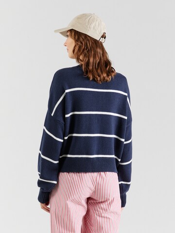 HOLLISTER Sweater in Blue