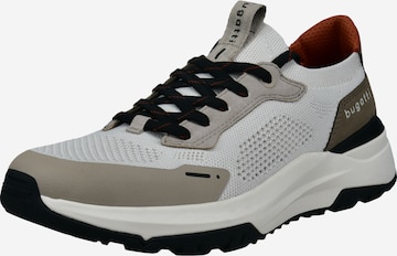 Sneaker bassa di bugatti in bianco: frontale