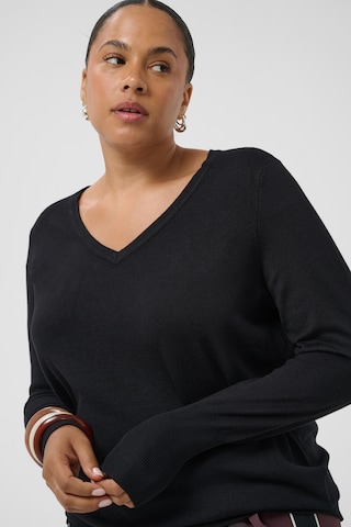 KAFFE CURVE Sweter w kolorze czarny