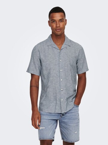 Coupe slim Chemise 'Caiden' Only & Sons en bleu : devant