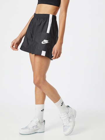 Nike Sportswear regular Παντελόνι 'Essential' σε μαύρο: μπροστά