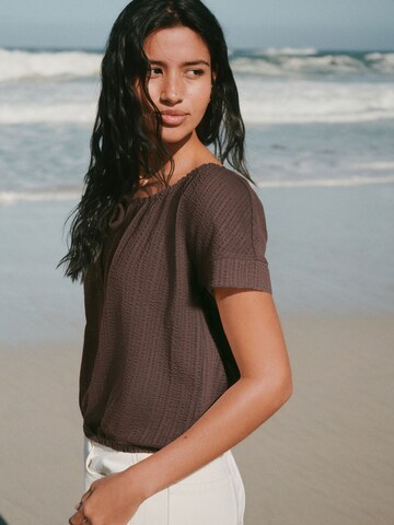 Next Shirt in Brown