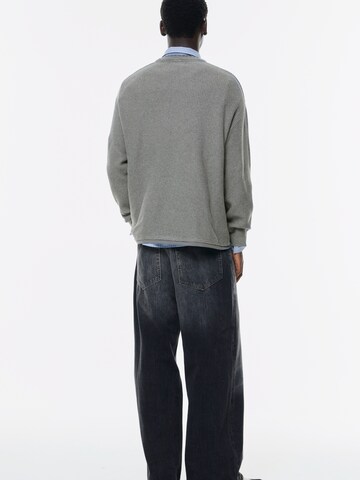 Pulover de la Pull&Bear pe gri