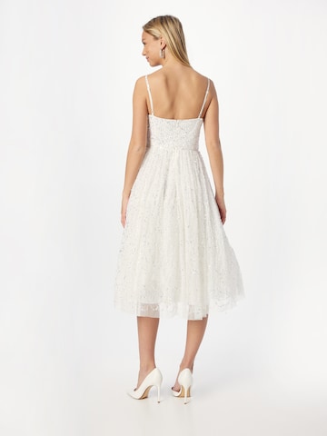 Robe de cocktail Maya Deluxe en blanc