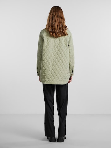 PIECES Between-Season Jacket 'Taylor' in Green