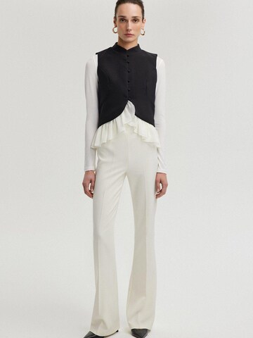 Gilet 'Crepe Vest With Chiffon Detail' Touché Privé en noir