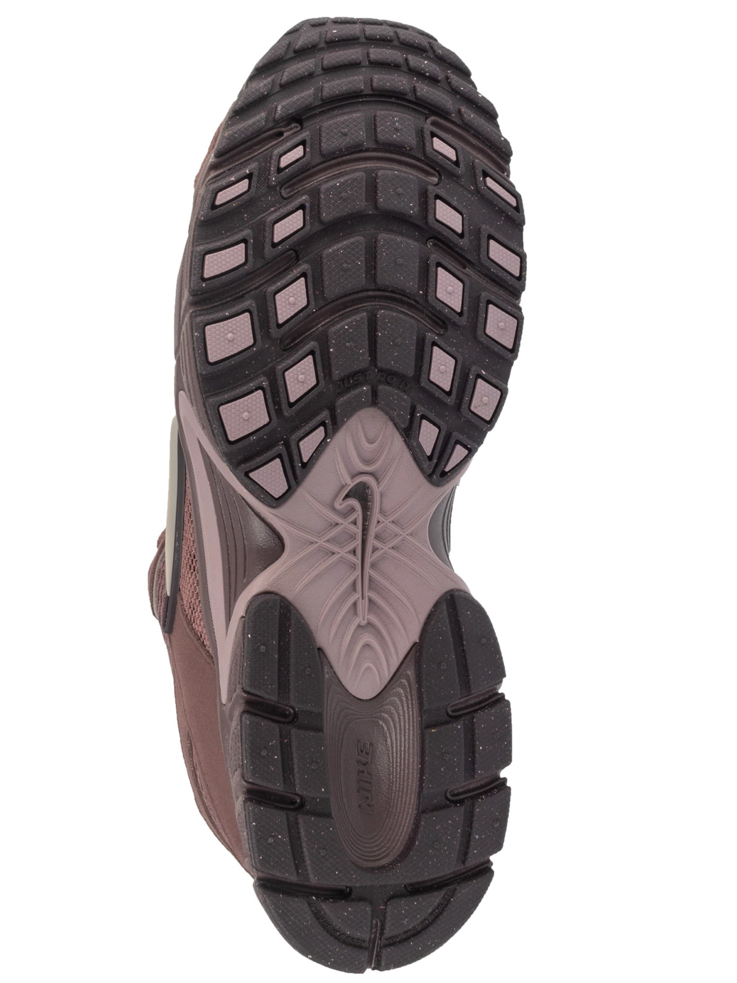 Baskets basses 'Nike V5 RNR' NIKE en rouge