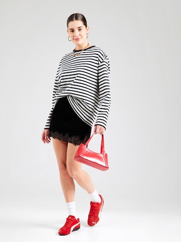 TOPSHOP Krilo 'VELLA' | črna barva