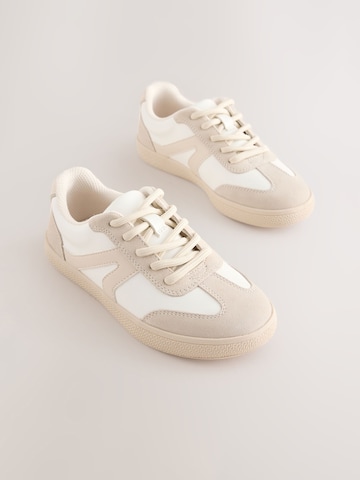 Baskets Next en beige