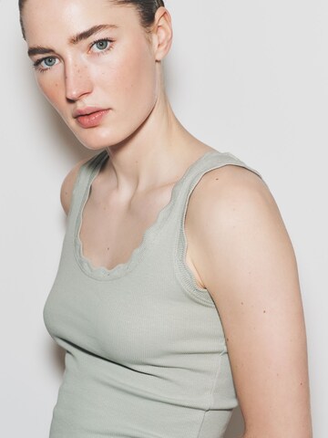 The Set Top in Grey