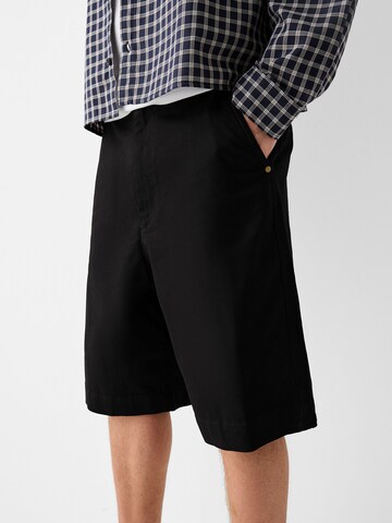 Bershka Loosefit Shorts in Schwarz