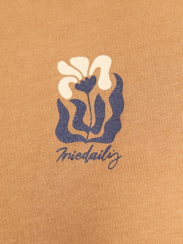 Iriedaily Póló 'Square Flowers' - barna
