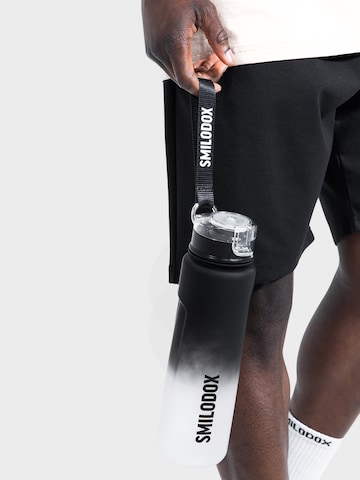 Smilodox Trinkflasche in Schwarz: Vorderseite