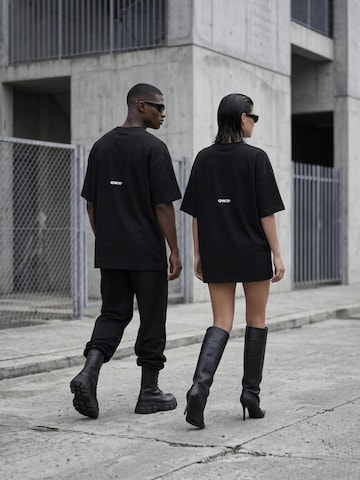 QWX2 - Camiseta 'GOD'S ARCHITECTURE' en negro