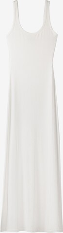 Bershka Šaty – bílá: přední strana